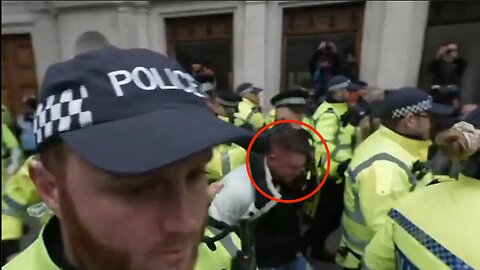Police Arrest Tommy Robinson (Stephen Christopher Yaxley-Lennon) at Pro-Zionist March in London