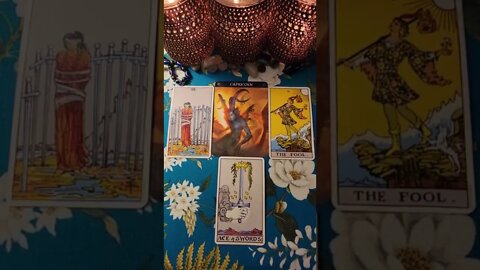 Capricorn ❤️ Your Past, Present & Future Tarot Reading #shorts