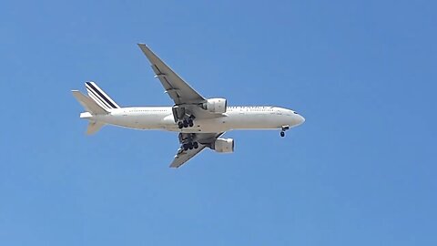 Boeing 777-200ER F-GSPQ na final antes de pousar em Fortaleza vindo de Paris