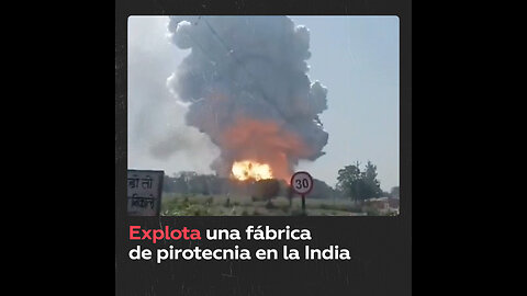 Incendio en una fábrica de fuegos artificiales en India deja víctimas mortales