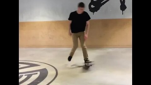 Freestyle Skateboarding: Multiple Spins on a Skateboard