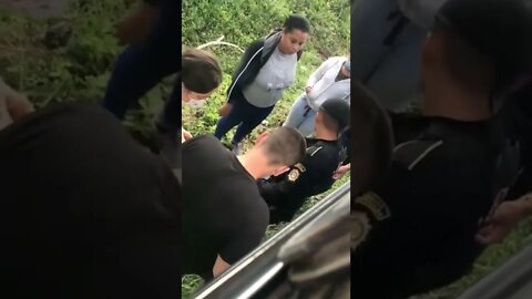 Guatemalan police extorting Venezuelan and Cuban migrants to let them continue