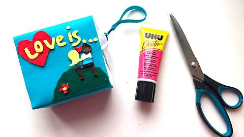 DIY cosmetic bag in the form of chewing gum "love is"