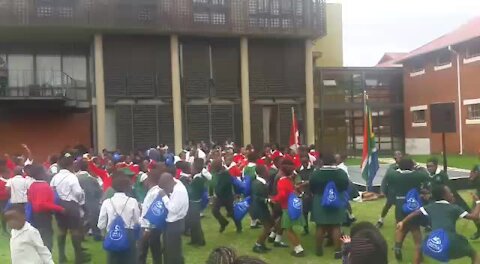 Christmas comes early for Johannesburg inner city schoolchildren (GMY)