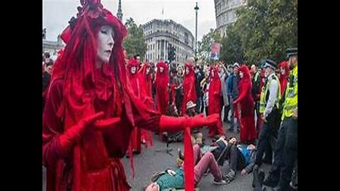 TECN.TV / The Left Is Crazy: Pride Parade Participants Quarrel With Climate Protesters