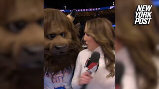 NBA mascot gives TV reporter the fright of her life