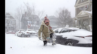 US winter storm traps New York State residents in cars