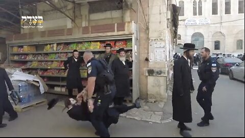 Anti Zionist Jews beaten by there own police and IDF for not taking down Palestinian flags