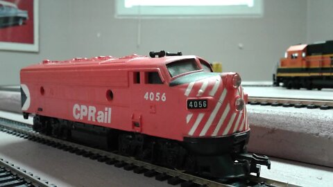 Life Like? Thrift store find - HO scale CP Rail F Unit #4056. Will it Run?