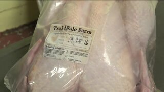 Farmers struggle to keep turkeys affordable for customers
