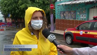 Vale do Aço: Moradores de Cel. Fabriciano recebem visita dos bombeiros e da defesa civil