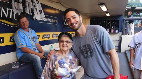 91-year-old Milwaukee woman meets favorite Brewers player for birthday