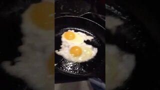 Eggs in cast iron