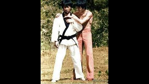 Cross kick Studio Films Bruce Lee Game of Death out Scenes