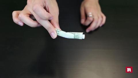 Bar Tricks : Bend a cigarette without breaking it