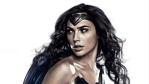 Zack Snyder Reminds Gal Gadot He 'Still Believes in Her' Wonder Woman