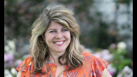 Dr Naomi Wolf's "Opening Boxes from 2019" - instant classic, don't miss