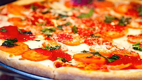 3 Awesome Pizza Joints in America to Get Your Pie On