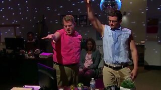 Orlando Bloom and James Corden are IT guys in hilarious sketch #lateshow