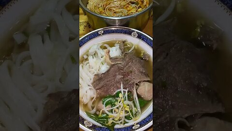 Vietnamese noodle vs Chinese noodle | #pho #noodles #shorts
