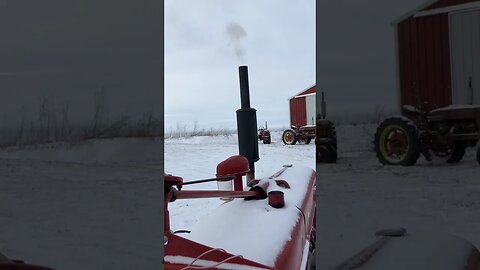 Cold start of the Farmall H: The day after the blizzard of 22.