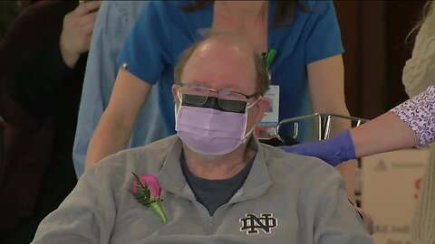 Man celebrates 30th wedding anniversary on the same day as his COVID-19 hospital discharge