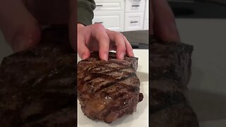 2 Steaks: Oven vs Smoked