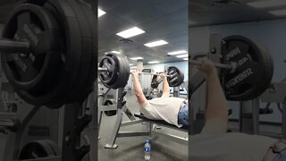 365lbs paused bench, Crazy 🤪 old man