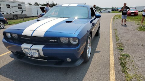 Kia Stinger GT Vs. 2011 Dodge Challenger SRT8 392 Drag Race