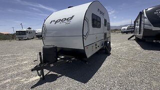 Travel trailer that fits in most people’s driveways