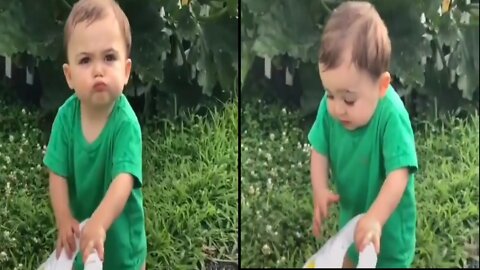 This Toddler get wet in the rain For the First time