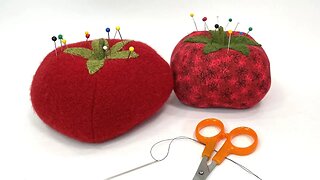 DIY Tomato Pin Cushion // Free Pattern