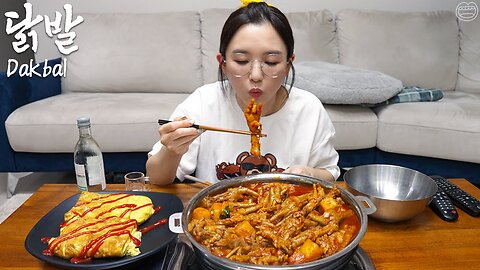 Korean Spicy Chicken Feet Stew& giant rolled omelette (ft. Soju)☆ Dessert is tomato