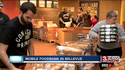 Mobile food bank relieves government employees and families following shutdown
