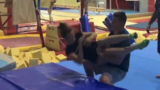 Acrobats fail new trick attempt