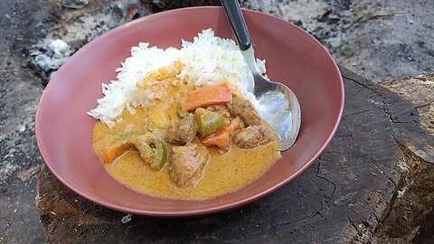 Camping outdoor cooking Massaman Curry 🍳🔪