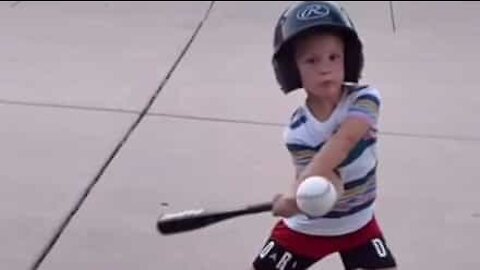 La passion de ce garçon pour le Baseball a commencé très tôt