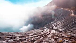 Explorez un volcan de l'intérieur