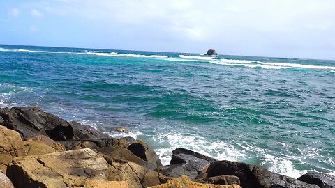 Listen to the sounds of rough ocean waves of the Caribbean Sea crashing on rocks - Nature Asmr