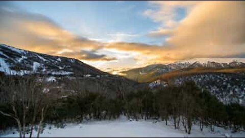 La bellezza delle Alpi Vittoriane in time-lapse
