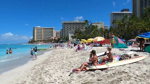 HAWAII - WAIKIKI Beach - On the Beach - Another beautiful day for people watching!-4