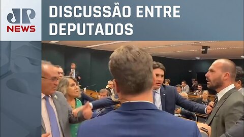Eduardo Bolsonaro se envolve em briga com Dionilso Marcon na Câmara