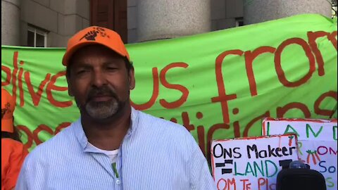 SOUTH AFRICA - Cape Town - Philippi Horticultural Area (PHA) Food and Farming campaign at Cape High Court(video) (UT9)
