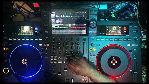 CHECKING OUT THE Pioneer DJ OPUS-QUAD Professional System/Controller