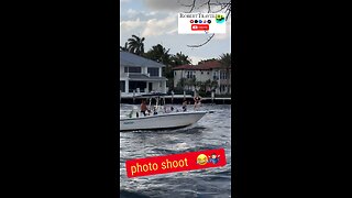 photo shoot 😂🤷🏻‍♂️ #floridalife #Florida #fortlauderdale #miami #boat #yacht #beach #miamibeach