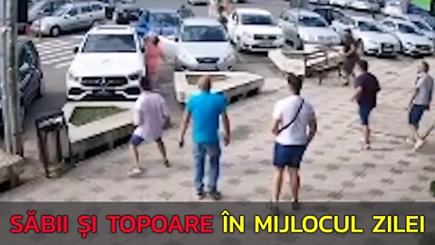 VIDEO! BĂTAIE ÎN MIJLOCUL ZILEI ÎN BACĂU! AU SCOS SĂBIILE ȘI ARMELE