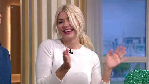Holly Willoughby - STW - Pleather Skirt - 20221013
