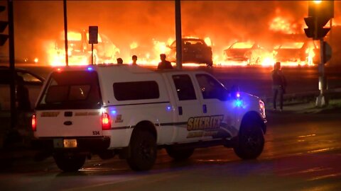 Jacob Blake: Protests, vandalism erupt after Kenosha police officer shoots, seriously injures man