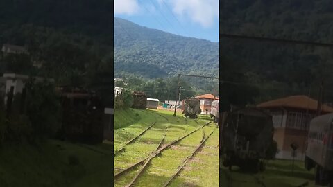 locomotiva sombria em mano, toda enferrujada... parece que mora fantasma lá!#paranapiacaba