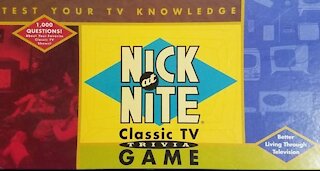Nick at Nite Classic TV Trivia Game Board Game (1996, Cardinal) -- What's Inside